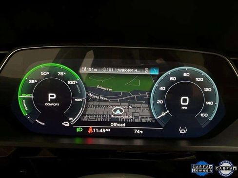 Used 2024 Audi Q8 e-tron Premium image 9