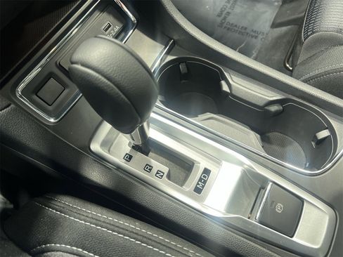 Used 2024 Subaru Ascent Premium w/ Convenience Package image 19