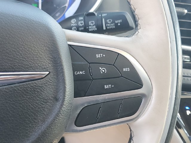 Used 2019 Chrysler Pacifica Limited FWD image 23