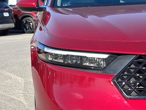 Used 2023 Honda Accord EX image 9