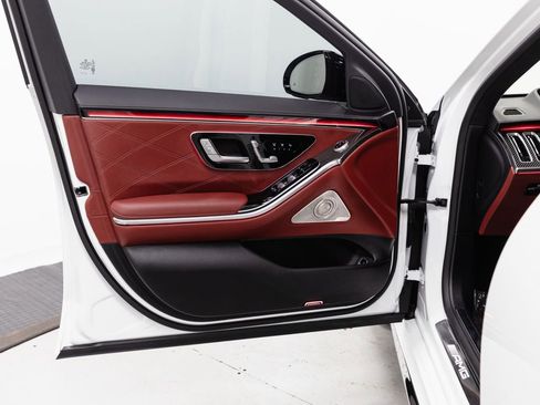 Used 2025 Mercedes-Benz S 63 AMG S image 5