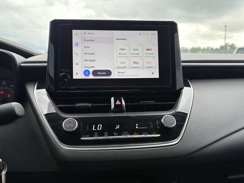 Used 2023 Toyota Corolla LE FWD image 32