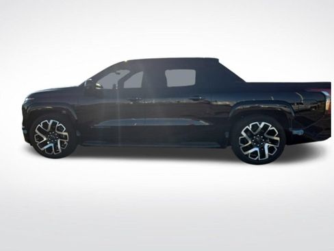 Used 2024 Chevrolet Silverado EV RST AWD/4WD image 8