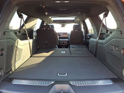 New 2026 Chevrolet Suburban High Country AWD/4WD image 13
