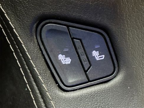 Used 2016 Chevrolet Suburban LT image 24