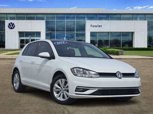 Used 2019 Volkswagen Golf SE FWD image 1