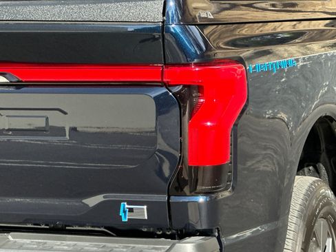 Used 2025 Ford F150 Lightning Lariat AWD/4WD image 33