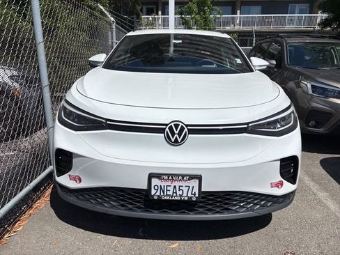 Used 2024 Volkswagen ID.4 2WD image 2