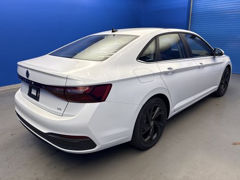 New 2026 Volkswagen Jetta SE image 7