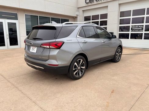 Used 2023 Chevrolet Equinox Premier image 4
