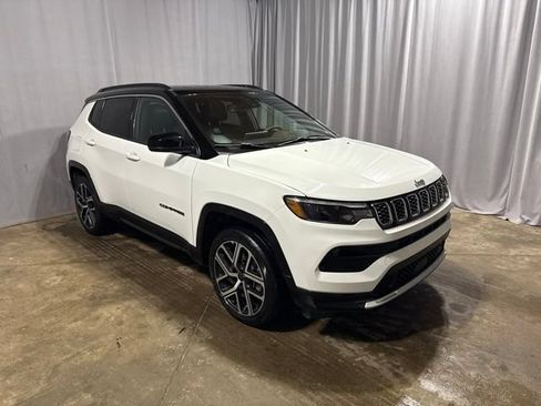Used 2025 Jeep Compass Limited w/ Elite Group AWD/4WD image 3