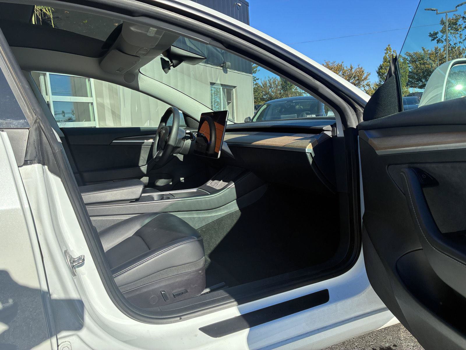 Used 2022 Tesla Model 3 Long Range AWD/4WD image 12