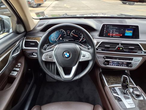 Used 2018 BMW 740i RWD image 16