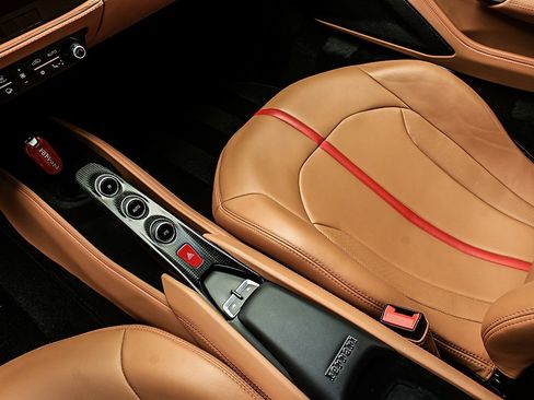 Certified 2021 Ferrari F8 Tributo image 13