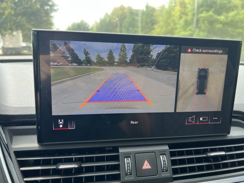 Used 2025 Audi SQ5 Premium Plus w/ Premium Plus Package image 24