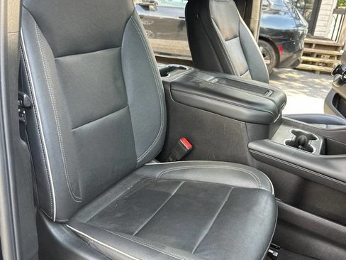 Used 2023 GMC Yukon XL SLT w/ SLT Premium Package RWD image 2