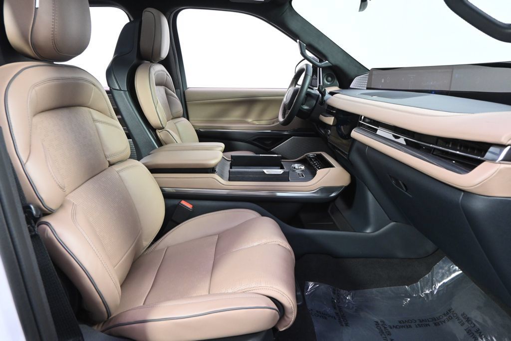 New 2027 Lincoln Navigator Black Label AWD/4WD image 16