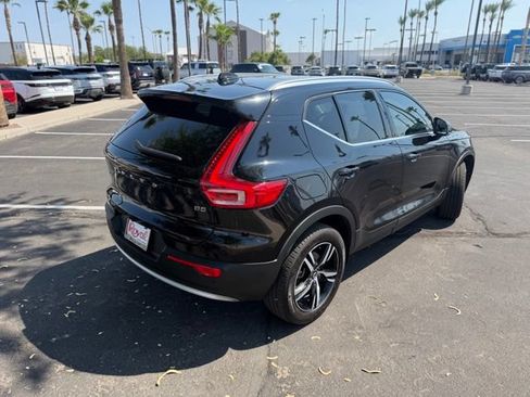 Used 2025 Volvo XC40 B5 Core AWD/4WD image 19