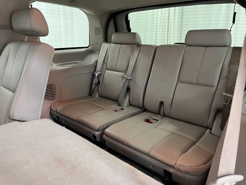 Used 2010 GMC Yukon SLT w/ SLT-2 Equipment Package AWD/4WD image 33