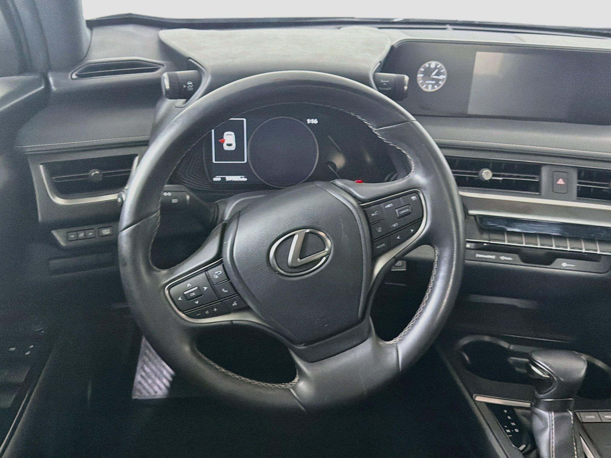 Used 2021 Lexus UX 200 w/ Accessory Package (Z2) FWD image 17