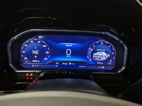 Used 2024 Chevrolet Silverado 1500 LT image 11