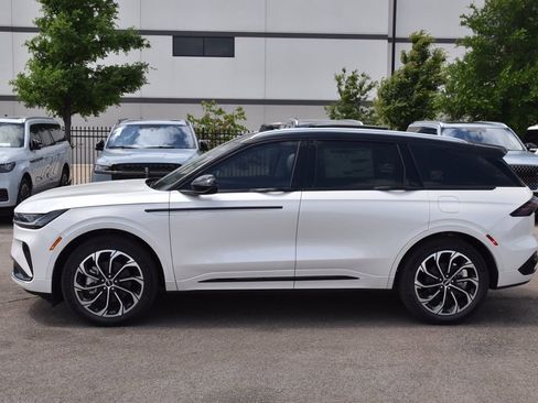 New 2026 Lincoln Nautilus Reserve AWD/4WD image 18