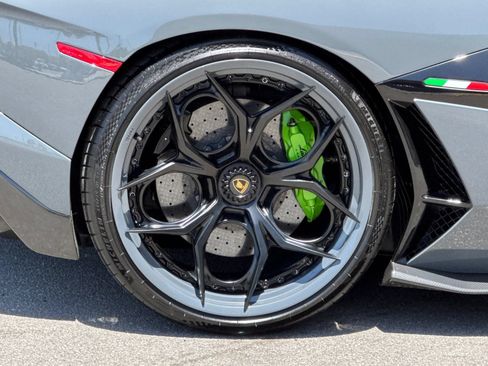 Used 2020 Lamborghini Aventador SVJ AWD/4WD image 41