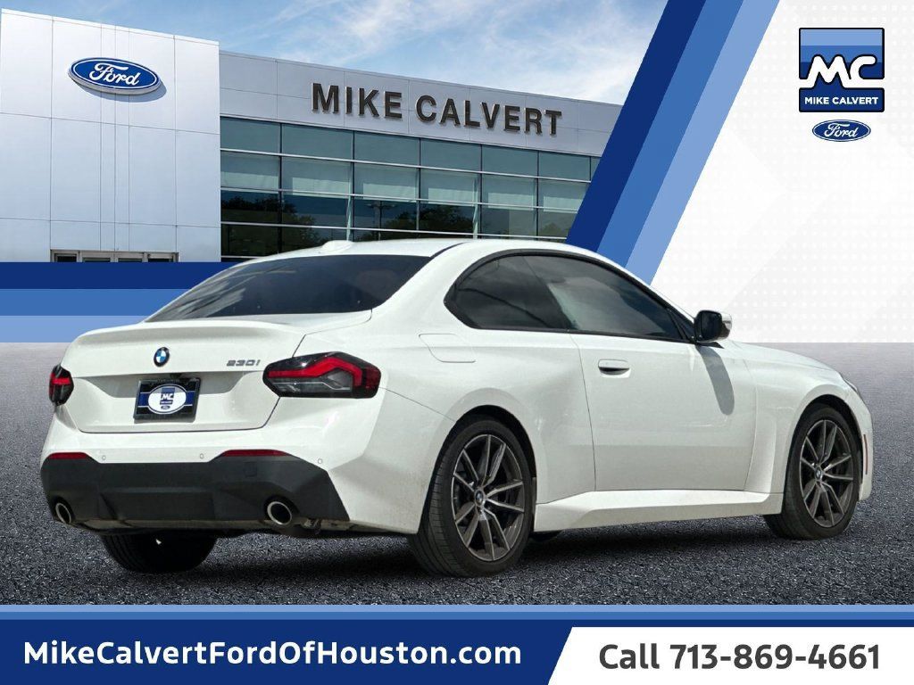 Used 2024 BMW 230i Coupe w/ Convenience Package RWD image 5