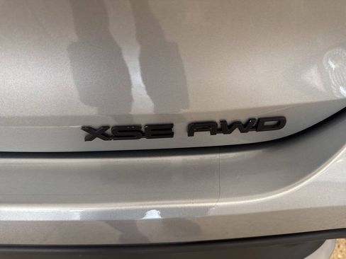 Used 2021 Toyota Highlander XSE AWD/4WD image 43