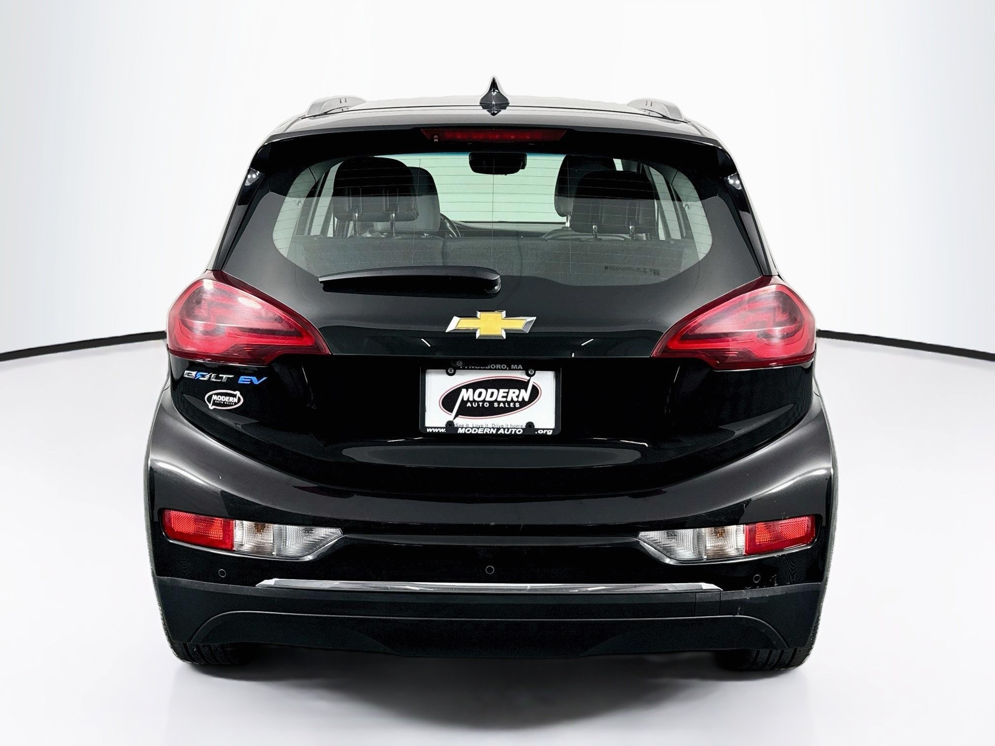 Used 2021 Chevrolet Bolt Premier w/ Infotainment Package FWD image 14