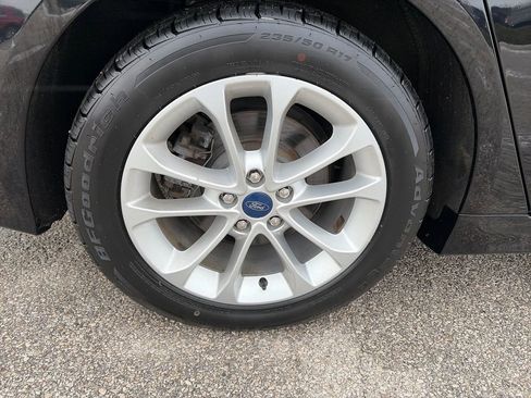 Used 2020 Ford Fusion SE image 12