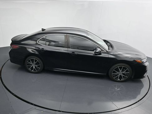 Used 2022 Toyota Camry SE FWD image 23