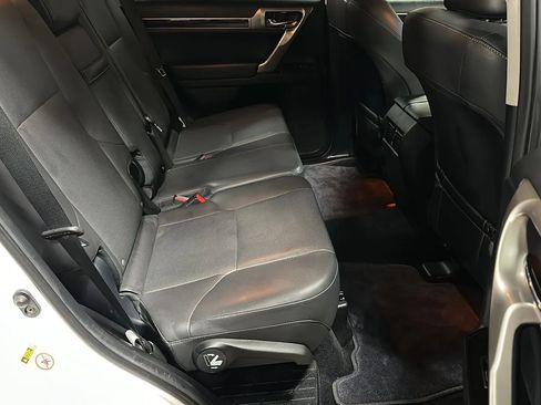 Used 2014 Lexus GX 460 image 16