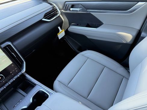 New 2026 GMC Acadia Elevation w/ Elevation Premium Package FWD image 19
