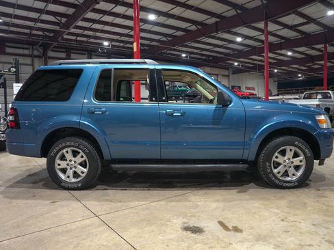 Used 2009 Ford Explorer XLT image 10