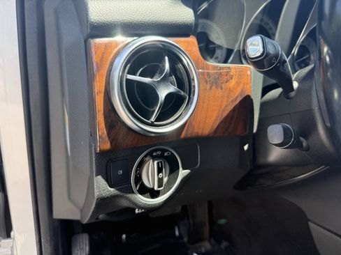 Used 2013 Mercedes-Benz GLK 350 4MATIC image 22