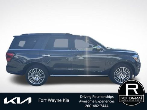 Used 2024 Ford Expedition Platinum AWD/4WD image 7