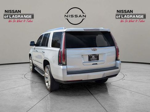 Used 2019 Cadillac Escalade Luxury image 7