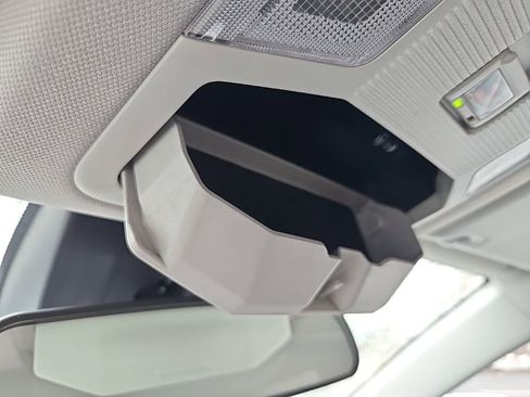 Used 2022 Toyota RAV4 LE image 35