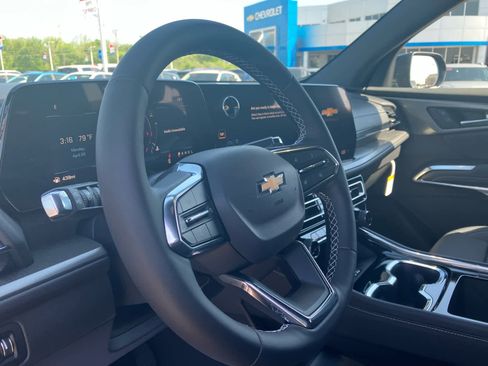 New 2026 Chevrolet Traverse LT w/ Sun and Wheel Package image 9