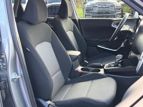 Used 2023 Kia Soul LX w/ LX Technology Package image 22