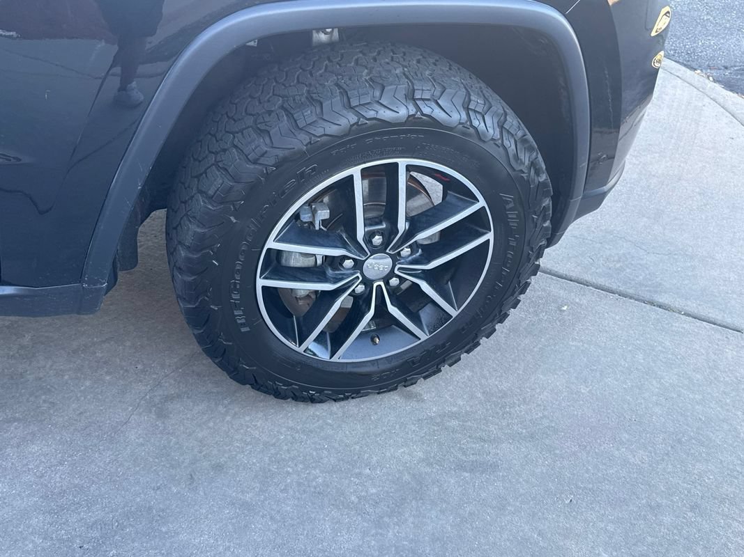 Used 2018 Jeep Grand Cherokee Trailhawk w/ Trailhawk Luxury Group AWD/4WD image 16