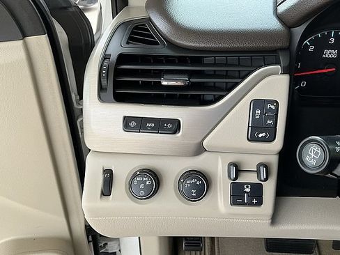 Used 2017 GMC Yukon Denali w/ Open Road Package AWD/4WD image 20
