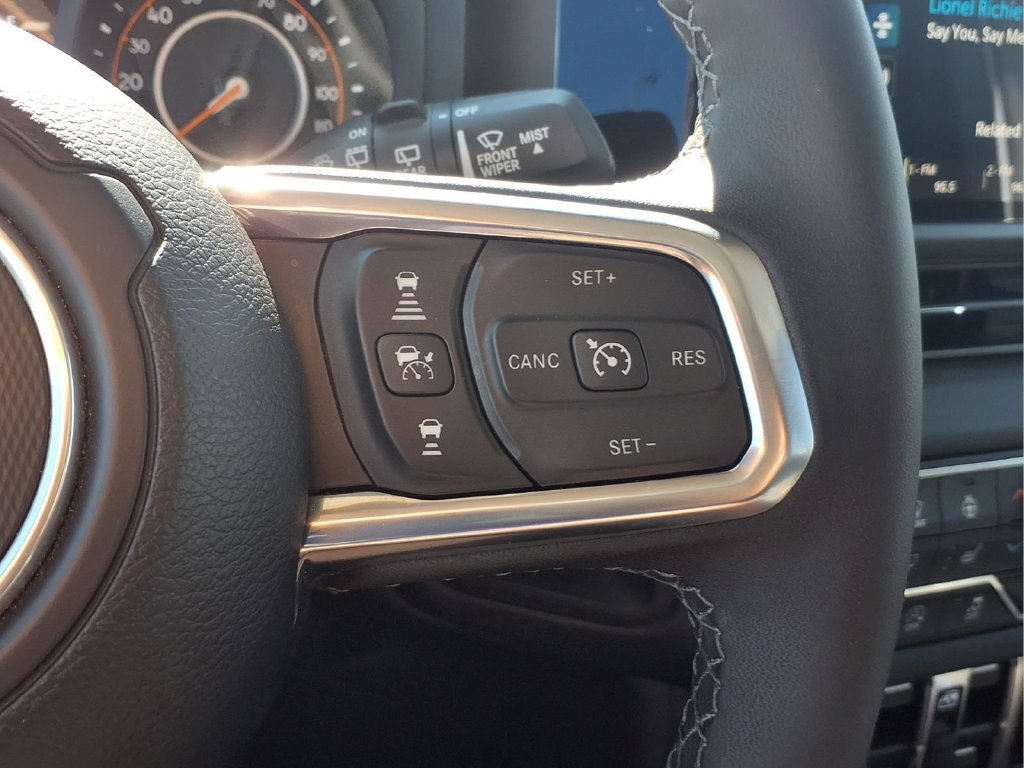 Used 2026 Jeep Wrangler Unlimited Sahara AWD/4WD image 13