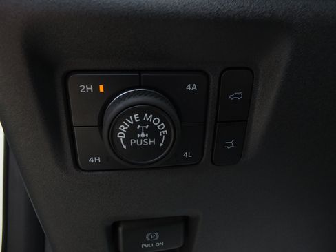 Used 2025 Ford Expedition Tremor AWD/4WD image 22