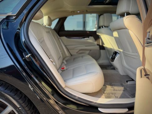 Used 2013 Cadillac XTS Premium image 32