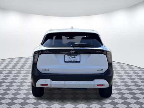 Used 2025 Nissan Kicks SV AWD/4WD image 6