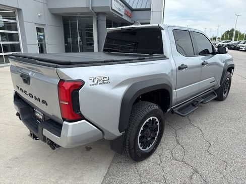Used 2024 Toyota Tacoma SR5 AWD/4WD image 4