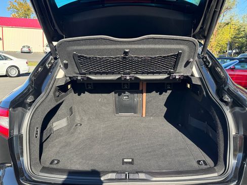 Used 2017 Maserati Levante image 14