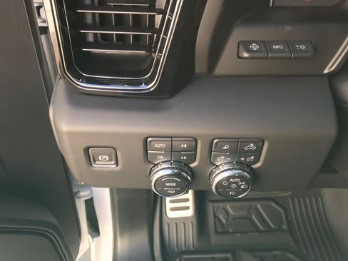 New 2025 GMC Sierra 1500 AT4 w/ AT4 Premium Package image 20